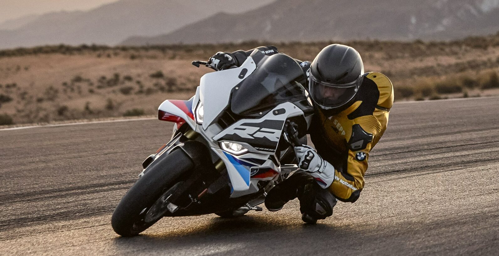 BMW S1000RR 2025年モデルが2月5日発売！ 2023年モデルとの違い